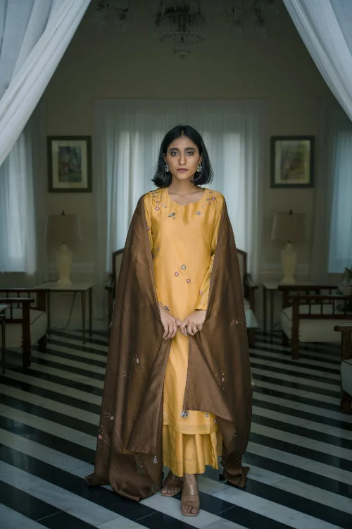 Urmul'Susan'Solasta chanderi kurta set. (3pc kurta,pant and dupatta set ) Stylish Harem Pants Urmul'Susan'Solasta chanderi kurta set. (3pc kurta,pant and dupatta set ) Stylish Harem Pants
