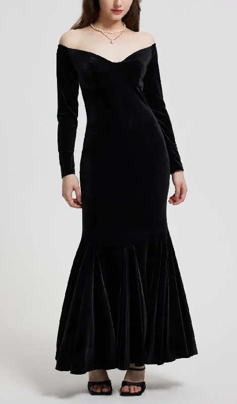 OFF SHOULDER BODYCON MAXI DRESS IN BLACK Comfortable Long-Sleeve Maxi Dress
