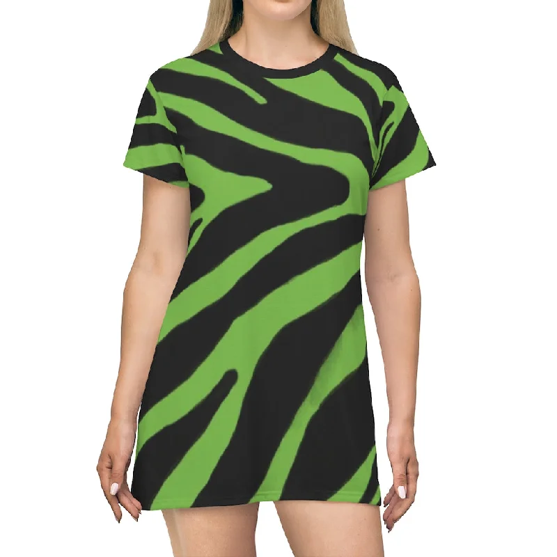 Green Zebra Print T-Shirt Dress, Zebra Animal Print Crew Neck Long Tee Shirt Dress - Made in USA Elegant Classic Vintage Green Zebra Print T-Shirt Dress, Zebra Animal Print Crew Neck Long Tee Shirt Dress - Made in USA Elegant Classic Vintage