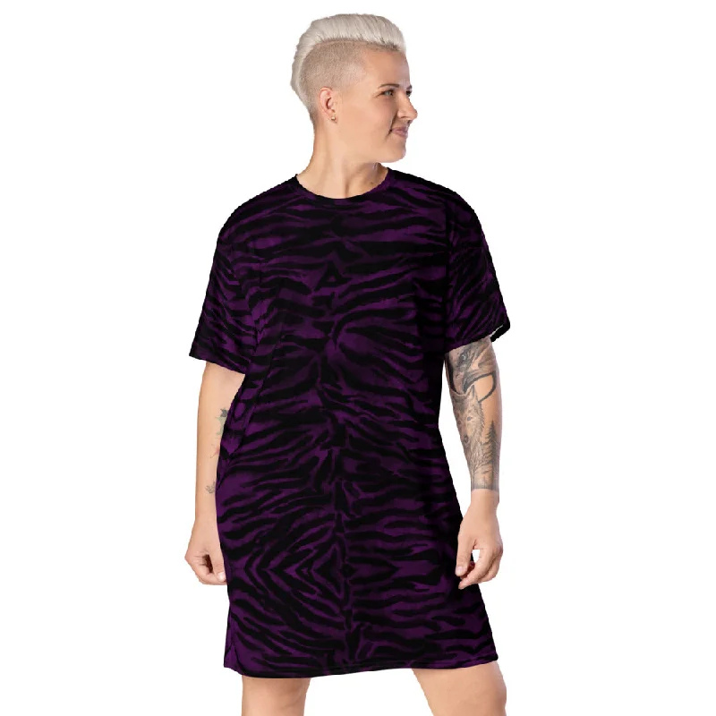 Purple Tiger Striped T-Shirt Dress, Animal Print Women's Short Sleeves Dress - Made in USA/EU/MX Welt Pockets Slit Pockets Flap Pockets Purple Tiger Striped T-Shirt Dress, Animal Print Women's Short Sleeves Dress - Made in USA/EU/MX Welt Pockets Slit Pockets Flap Pockets