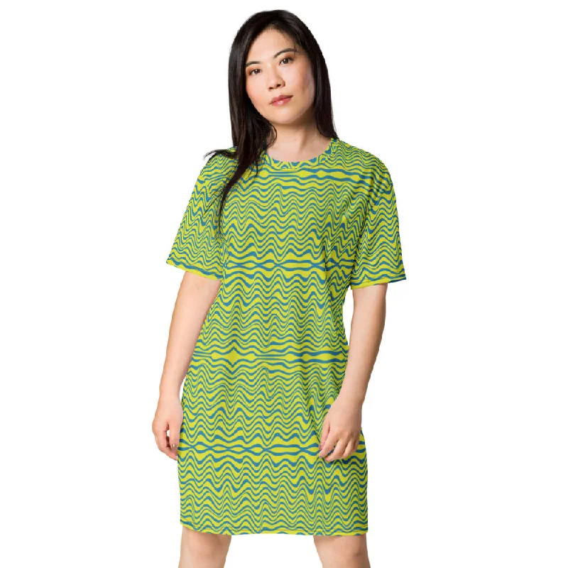 Yellow Blue Wavy T-shirt Dress, Waves Abstract Print Women's Short Sleeves Dress-Made in USA/EU/MX Print Jacquard Patchwork Yellow Blue Wavy T-shirt Dress, Waves Abstract Print Women's Short Sleeves Dress-Made in USA/EU/MX Print Jacquard Patchwork