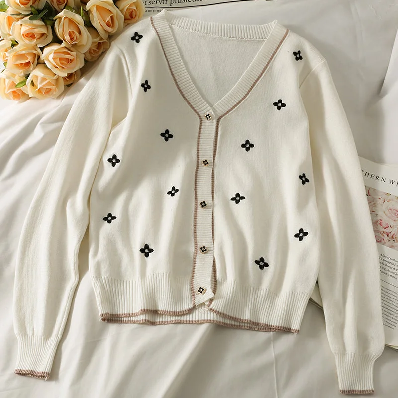 Hong Kong Vintage single breasted embroidered loose and thin sweater 1843 Rayon Fabric Velvet Fabric Corduroy Fabric Hong Kong Vintage single breasted embroidered loose and thin sweater 1843 Rayon Fabric Velvet Fabric Corduroy Fabric