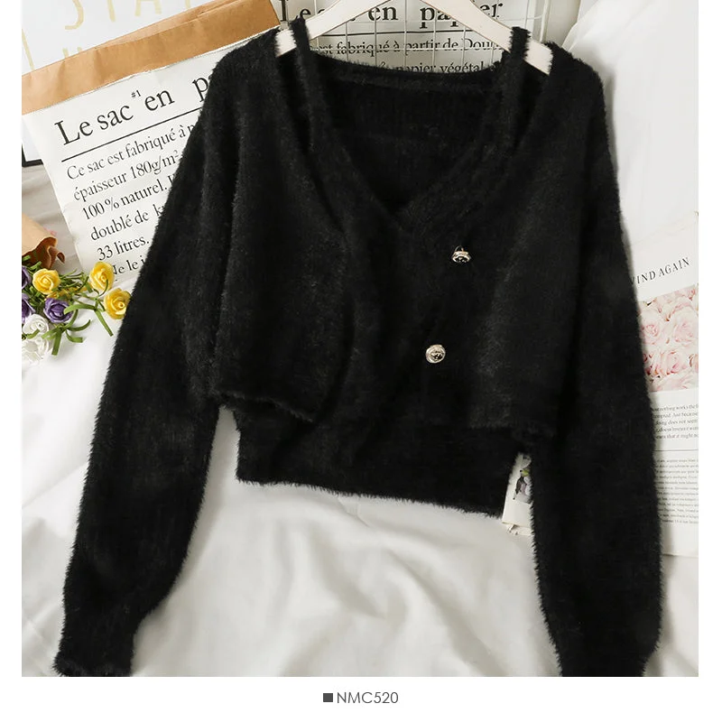 Plush short sweater with slim suspender vest inside 1749 Solid Color Striped Floral Print Plush short sweater with slim suspender vest inside 1749 Solid Color Striped Floral Print